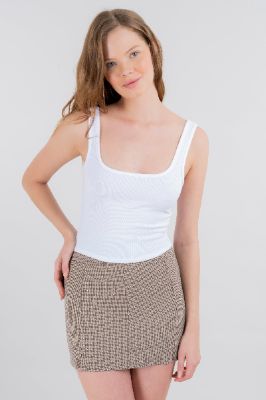 Top acanalado cuello recto sold by Shasa