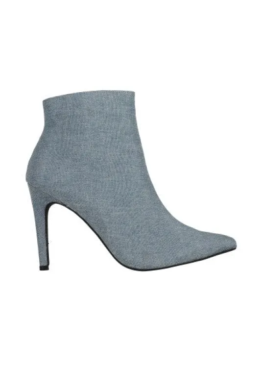 Botín alto denim puntiagudo sold by Shasa