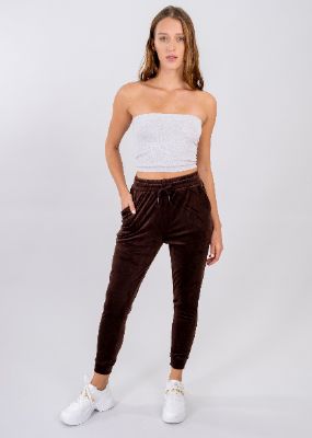 Jogger ajustado velvet sold by Shasa