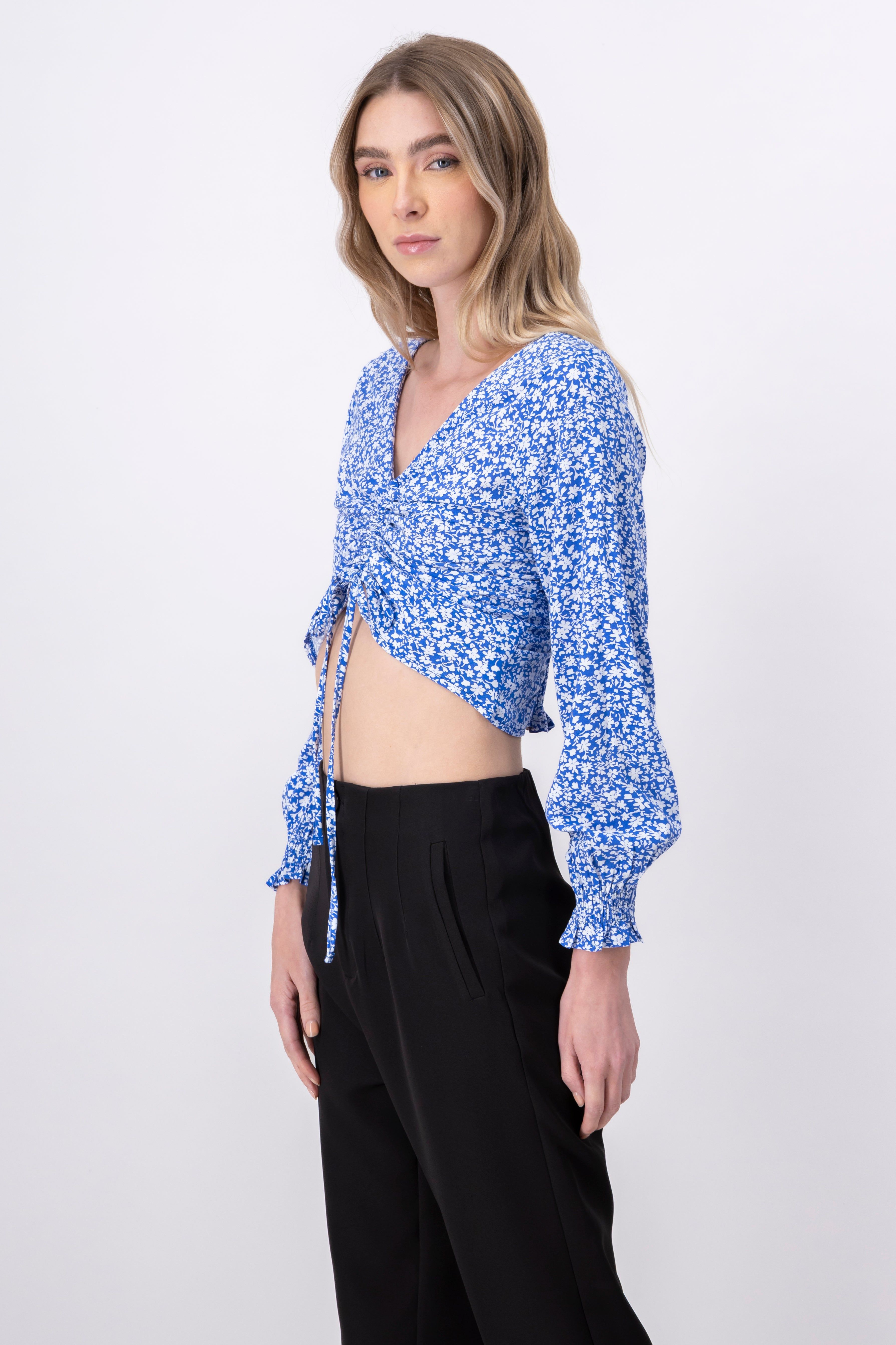 Blusa Crop Manga Larga Flores sold by Shasa product image thumbnail 3