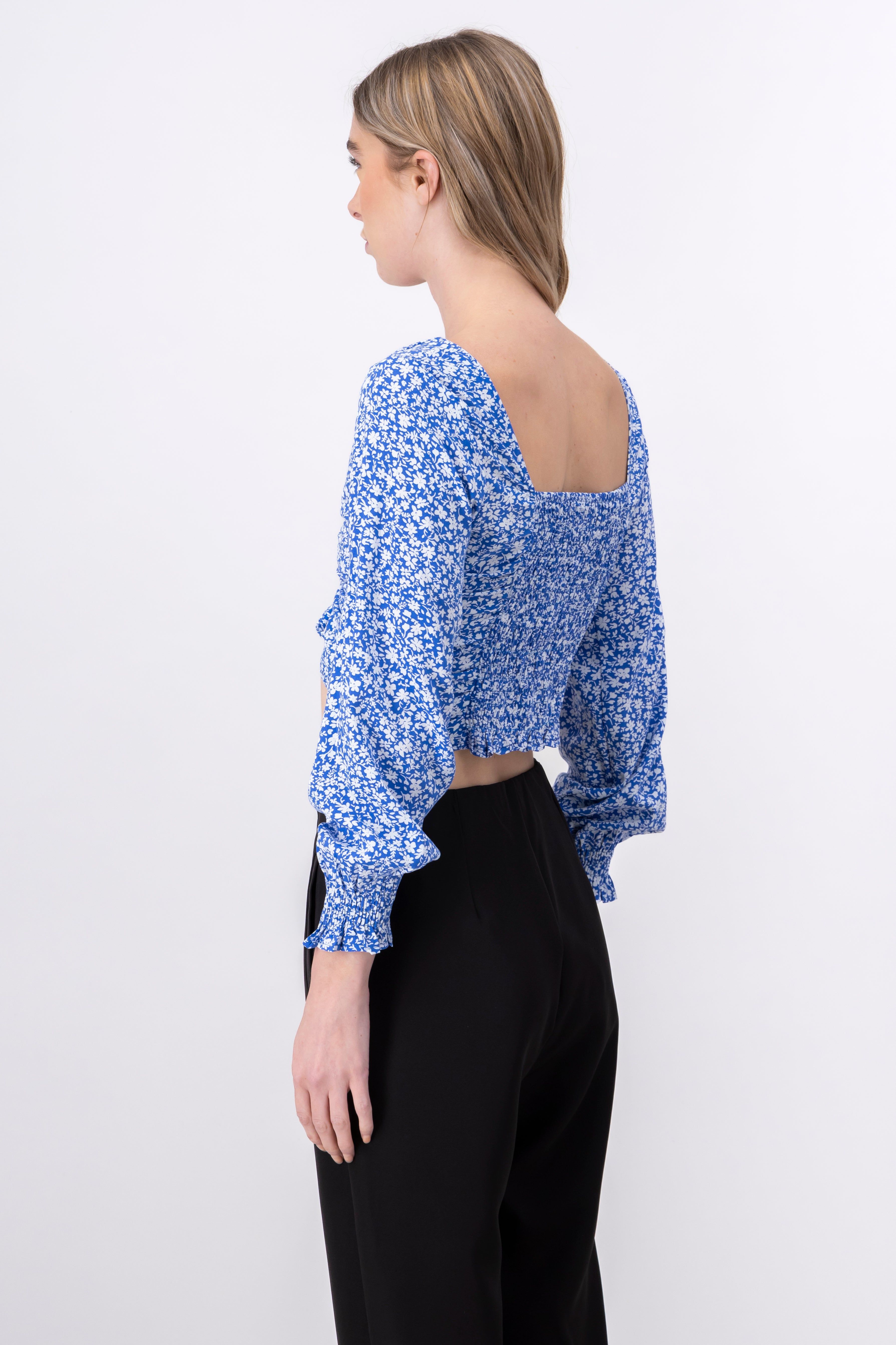 Blusa Crop Manga Larga Flores sold by Shasa product image thumbnail 4