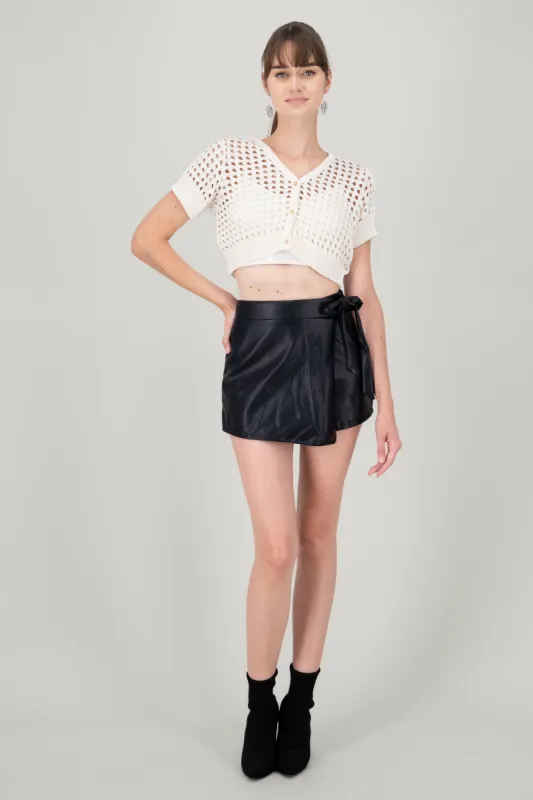 Falda mini piel sold by Shasa