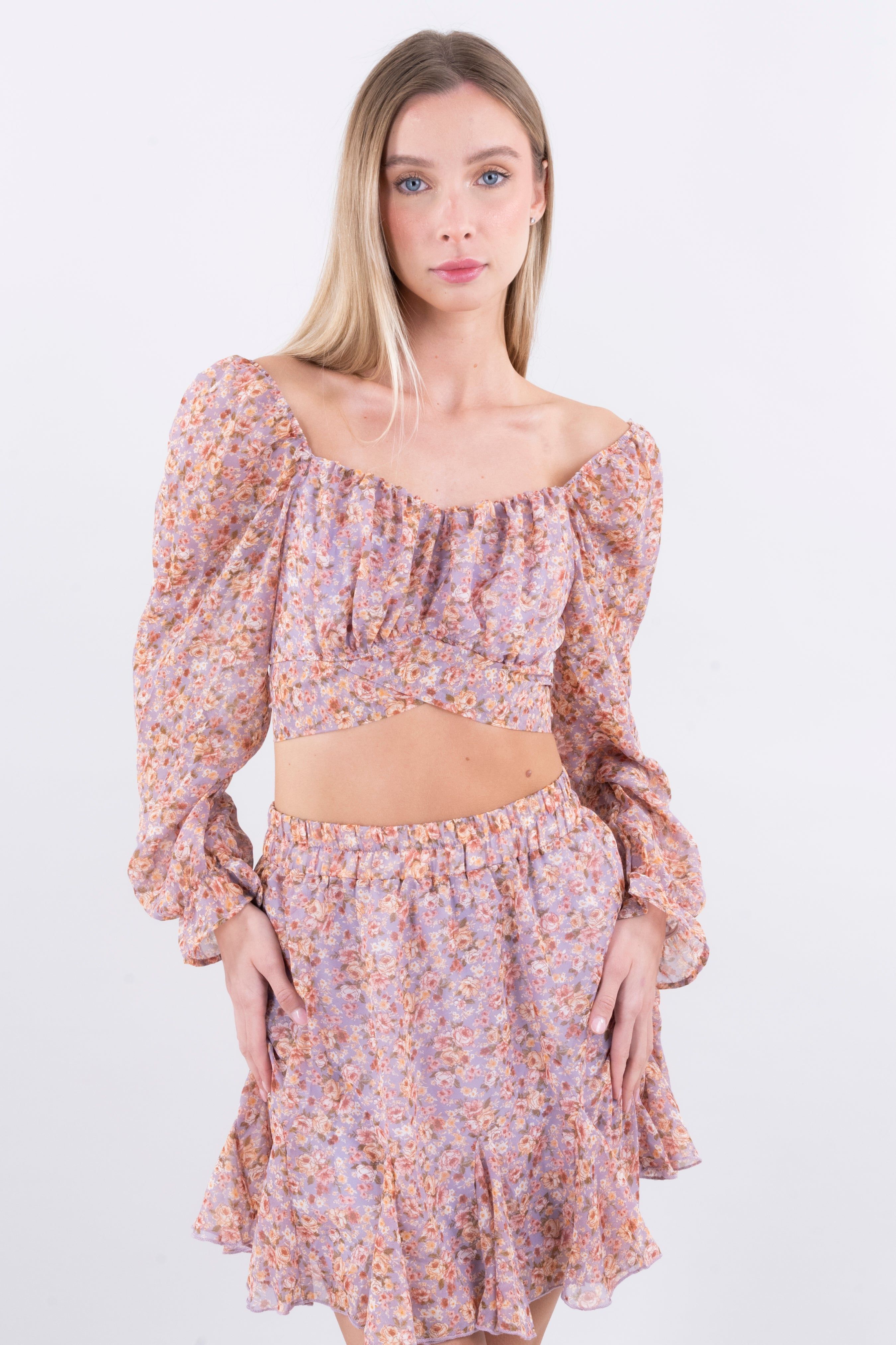 Blusa crop flores manga olanes sold by Shasa