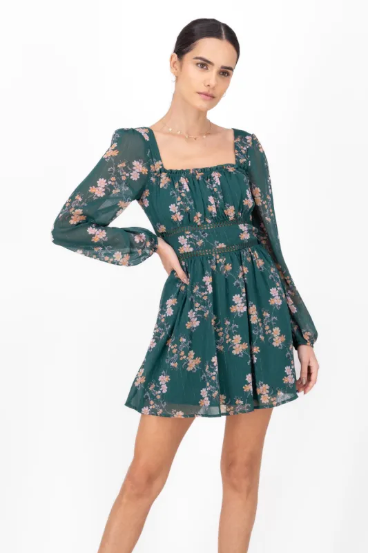 Vestido flores manga larga sold by Shasa
