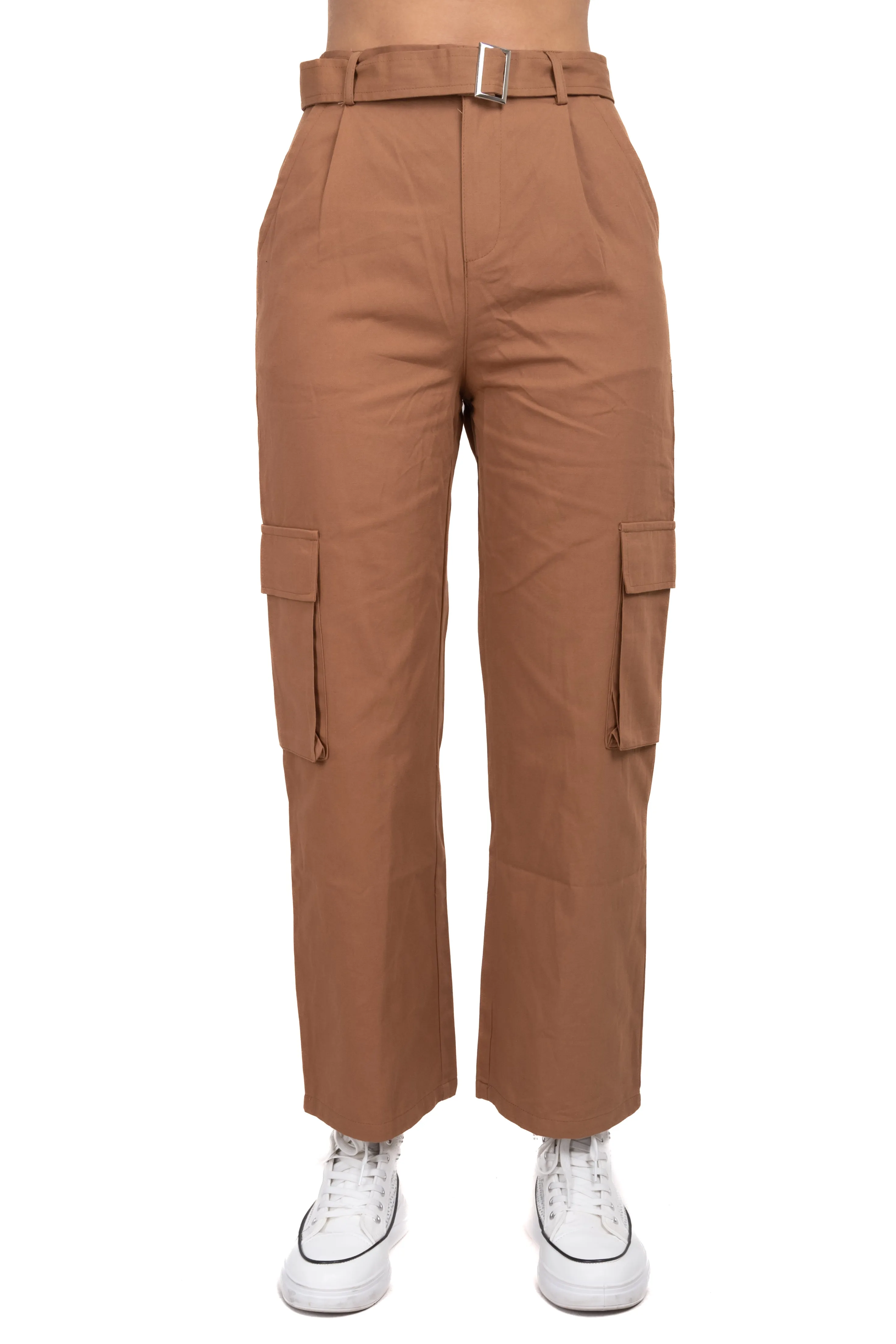 Pantalón cargo monocolor cinturón sold by Shasa