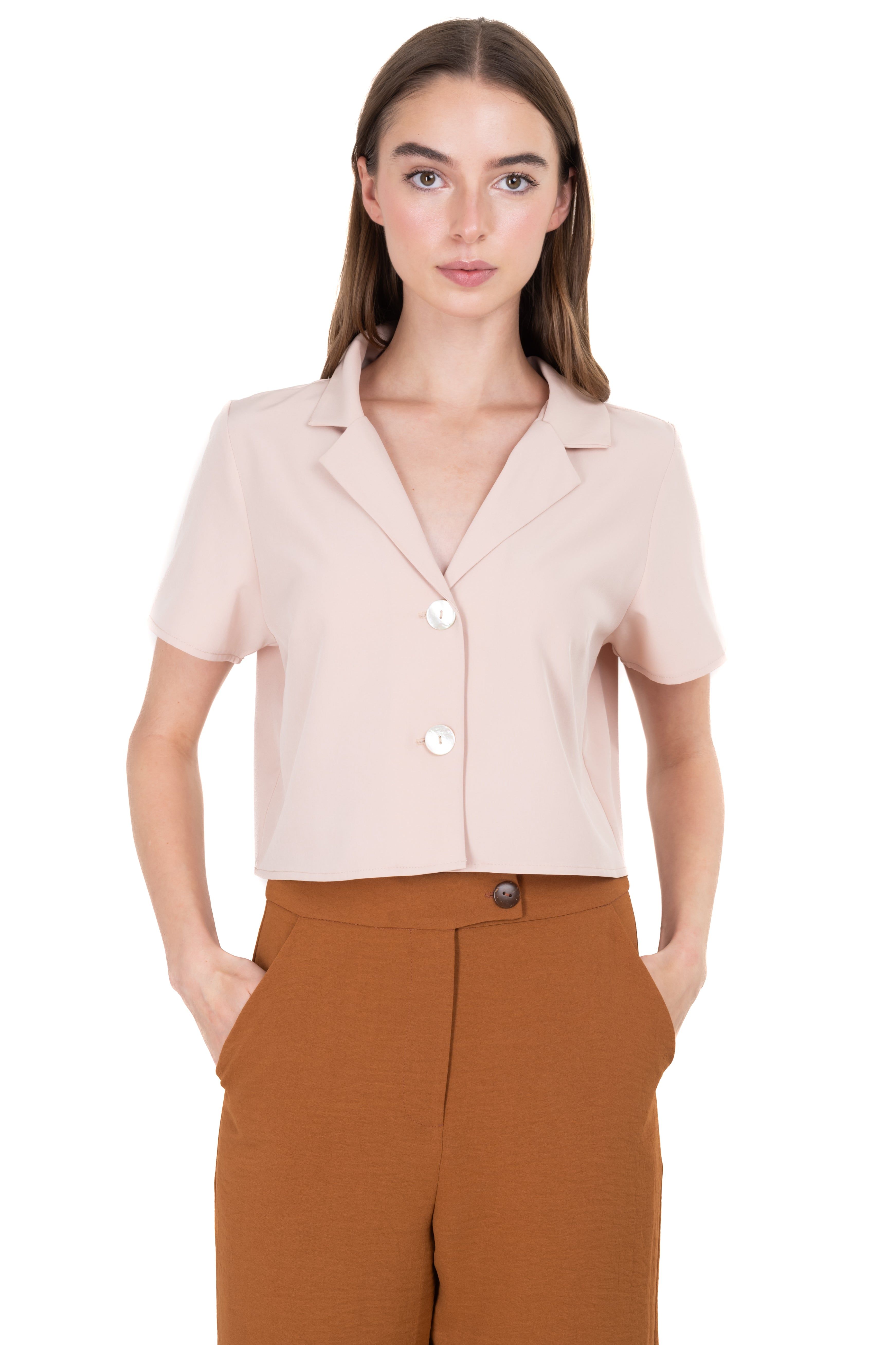 Camisa crop solapa botones sold by Shasa