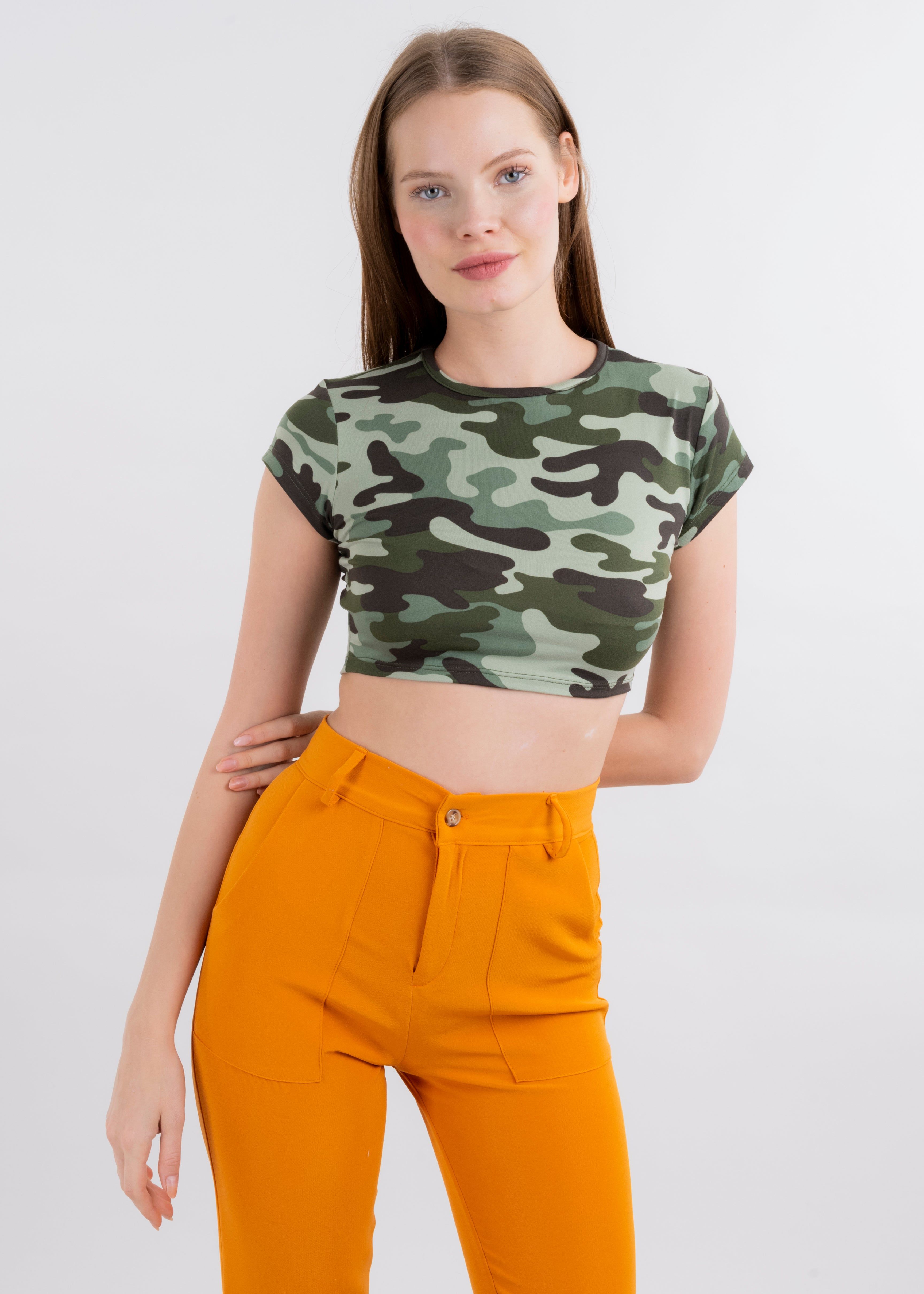 Top crop estampado camuflaje sold by Shasa