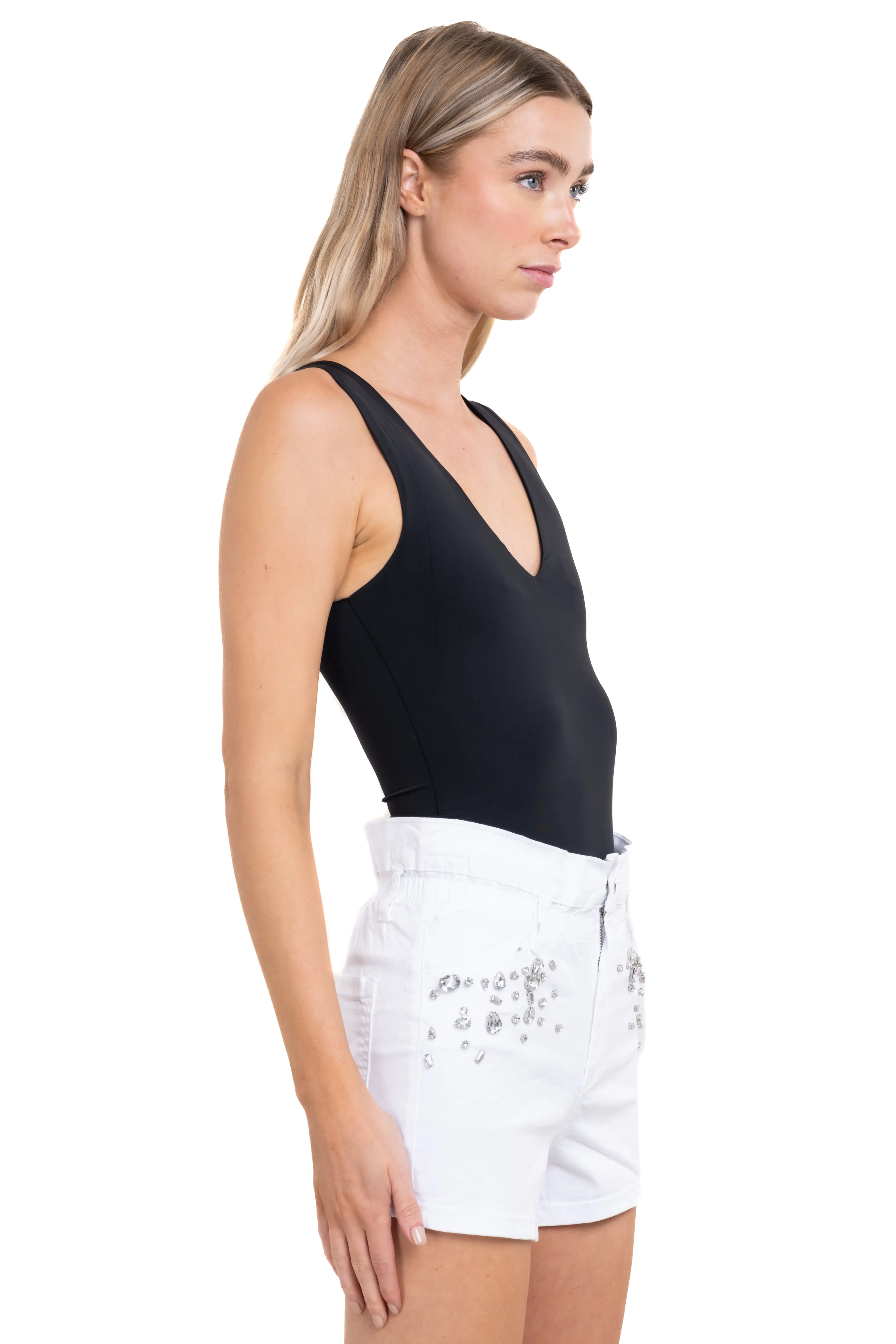 Bodysuit sin manga detalle cuello sold by Shasa product image thumbnail 3