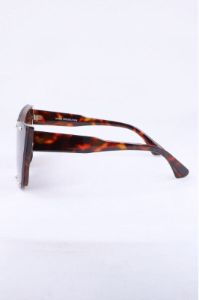 Lentes cat eye anchos sold by Shasa