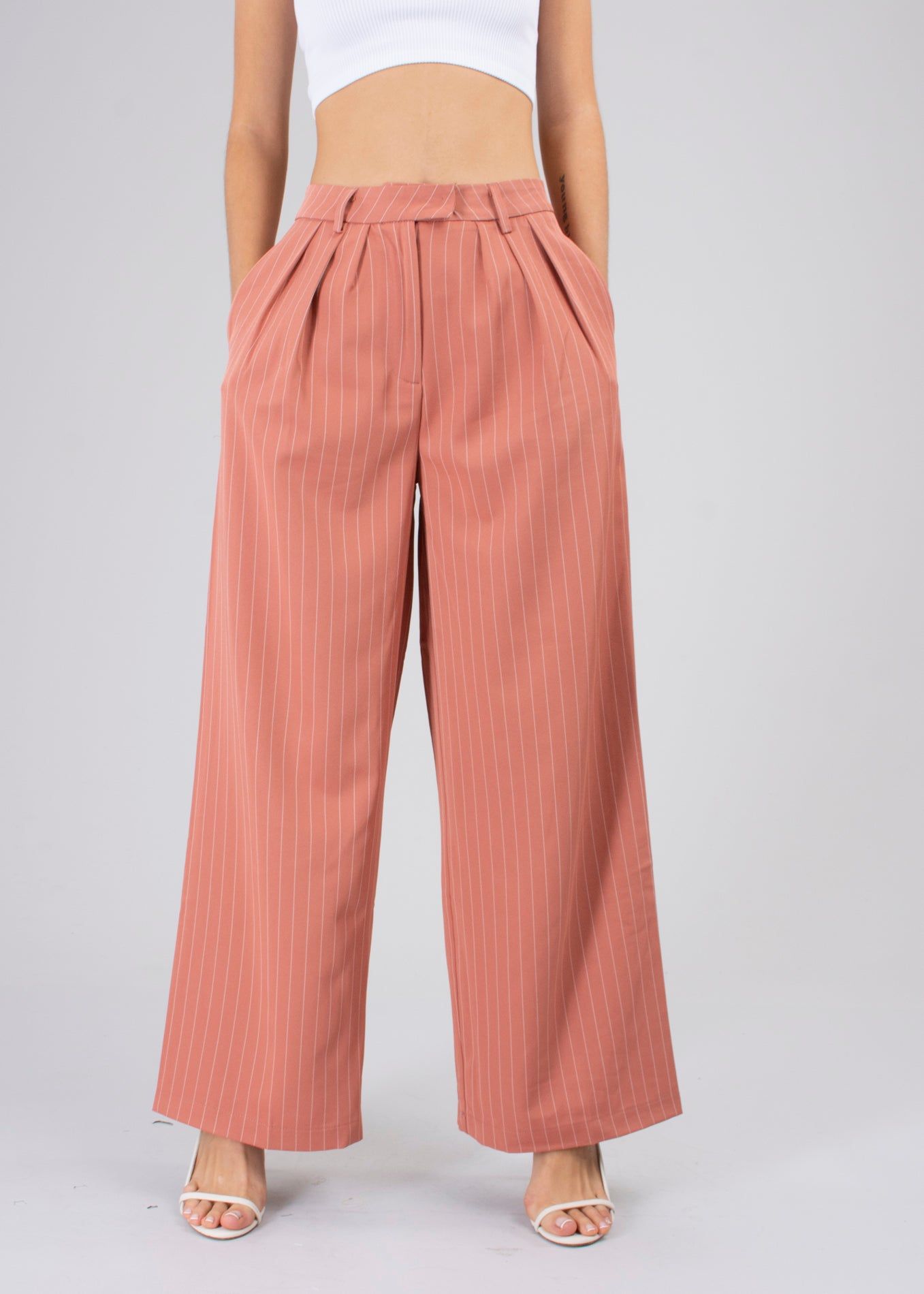 Pantalón wide leg cintura alta pinzas sold by Shasa product image thumbnail 2