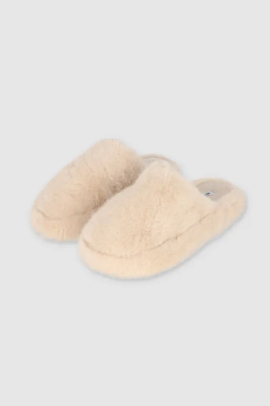Pantuflas Mula Fluffy sold by Shasa