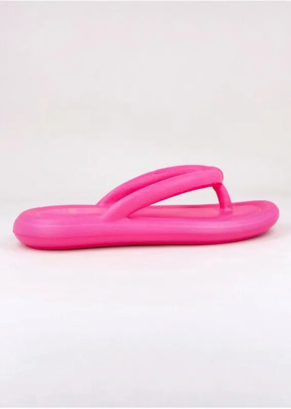 Sandalias Pata Gallo Acolchadas sold by Shasa