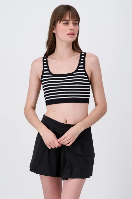 Top Flores Tejido sold by Shasa