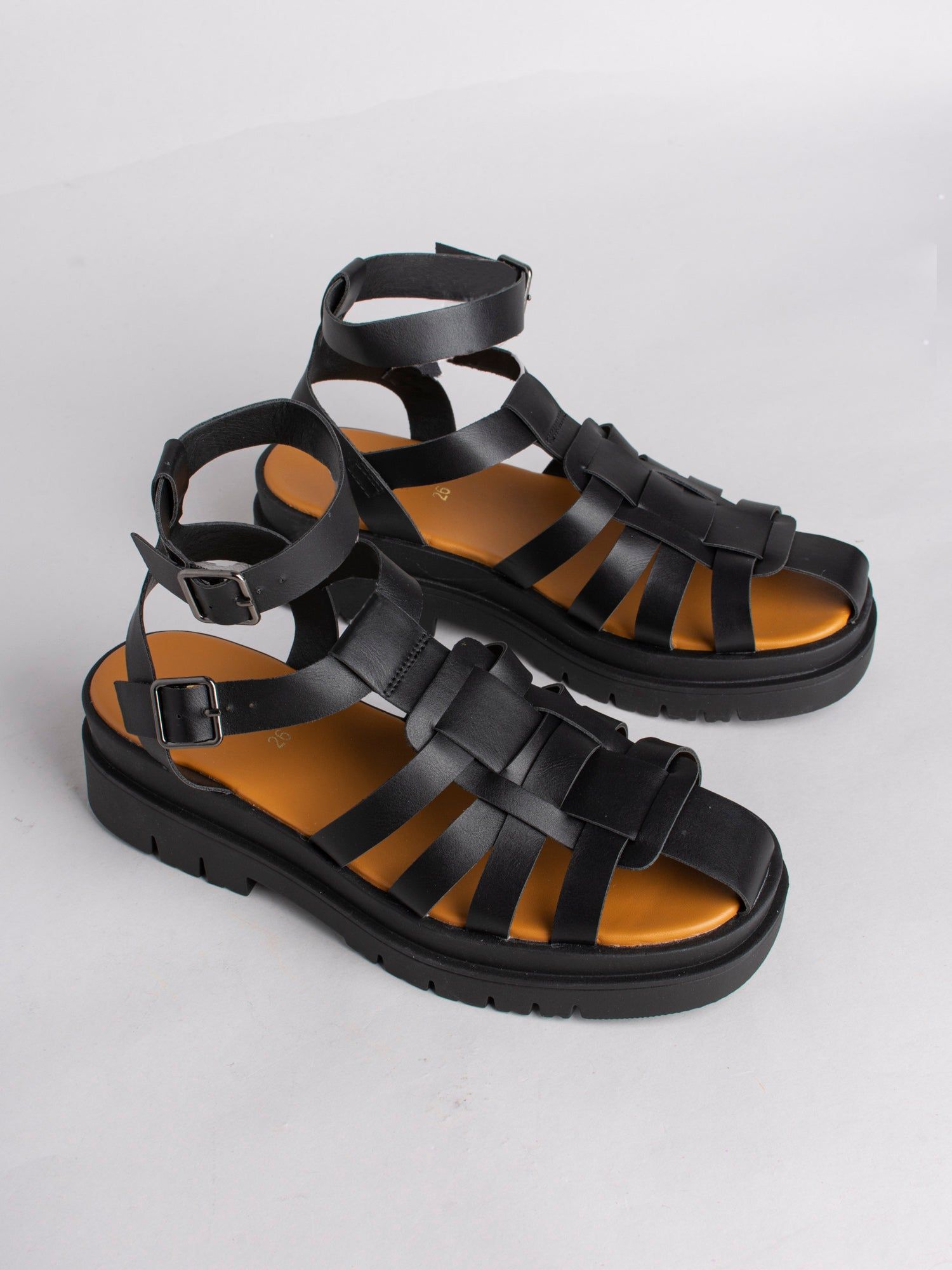 Sandalia cangrejera chunky tiras sold by Shasa product image thumbnail 5