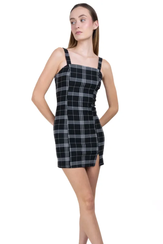 Vestido mini tirantes anchos abertura sold by Shasa