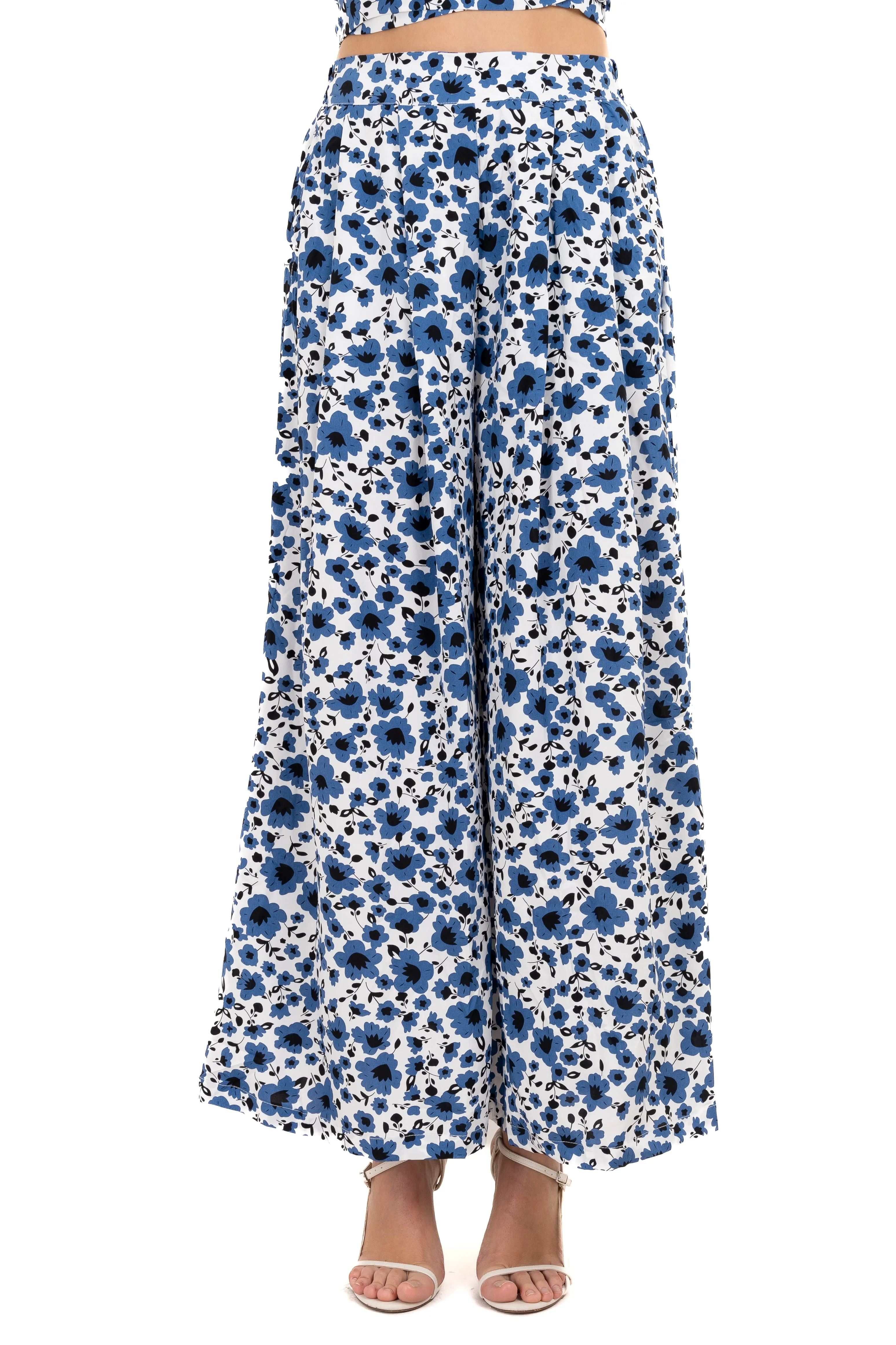 Pantalón amplio estampado flores sold by Shasa