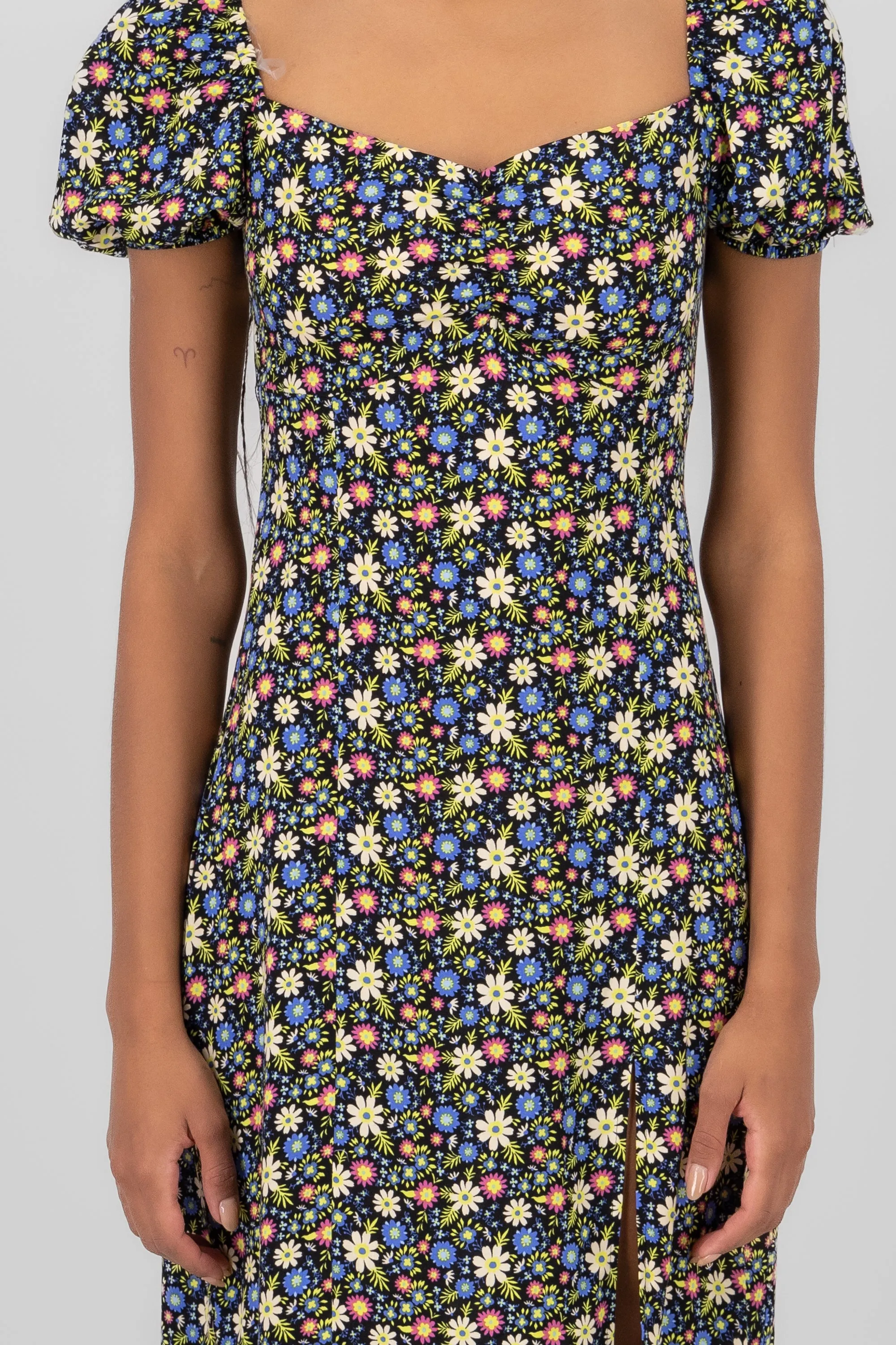 Vestido estampado flores sold by Shasa product image thumbnail 5