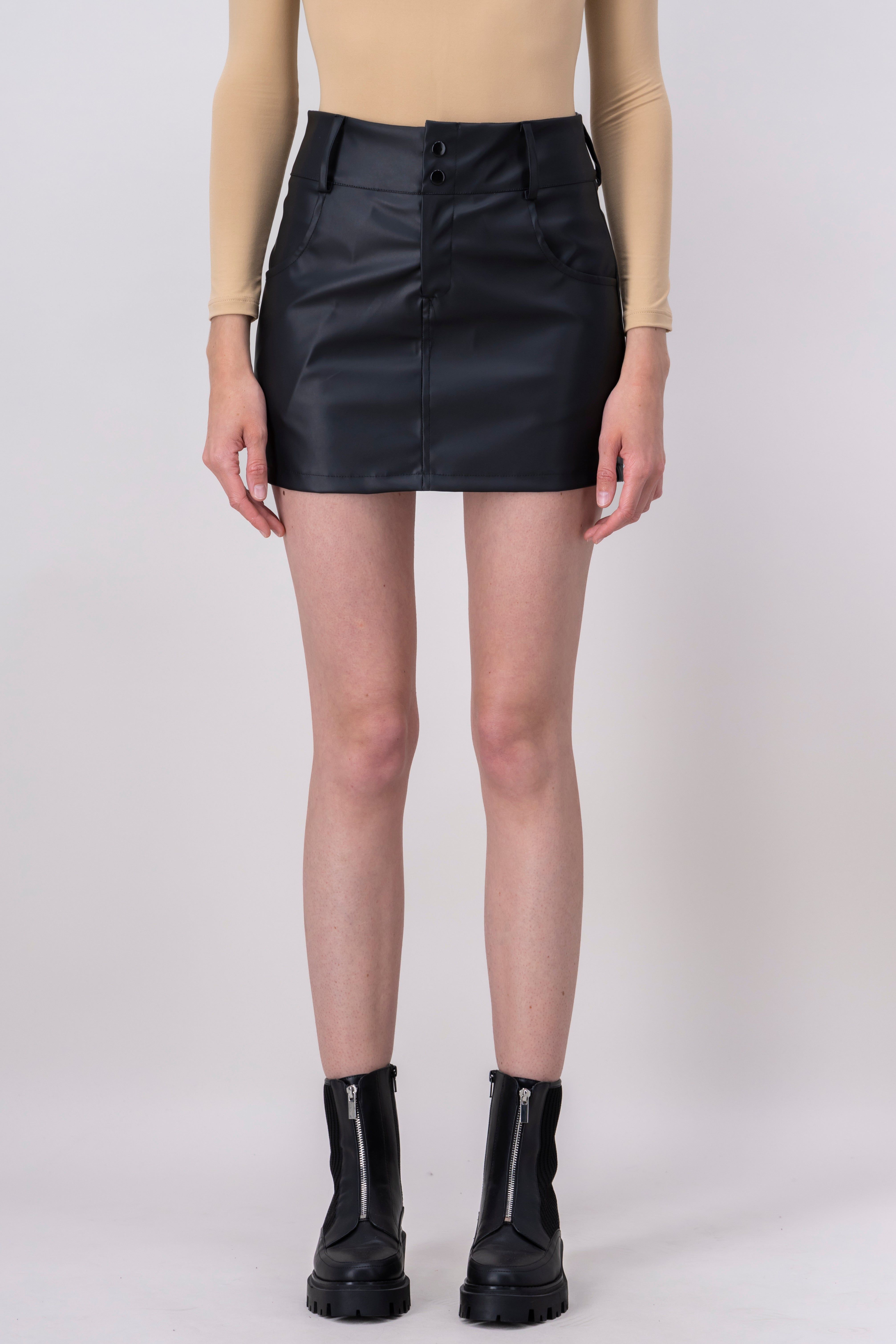 Falda mini efecto piel botones sold by Shasa product image thumbnail 2