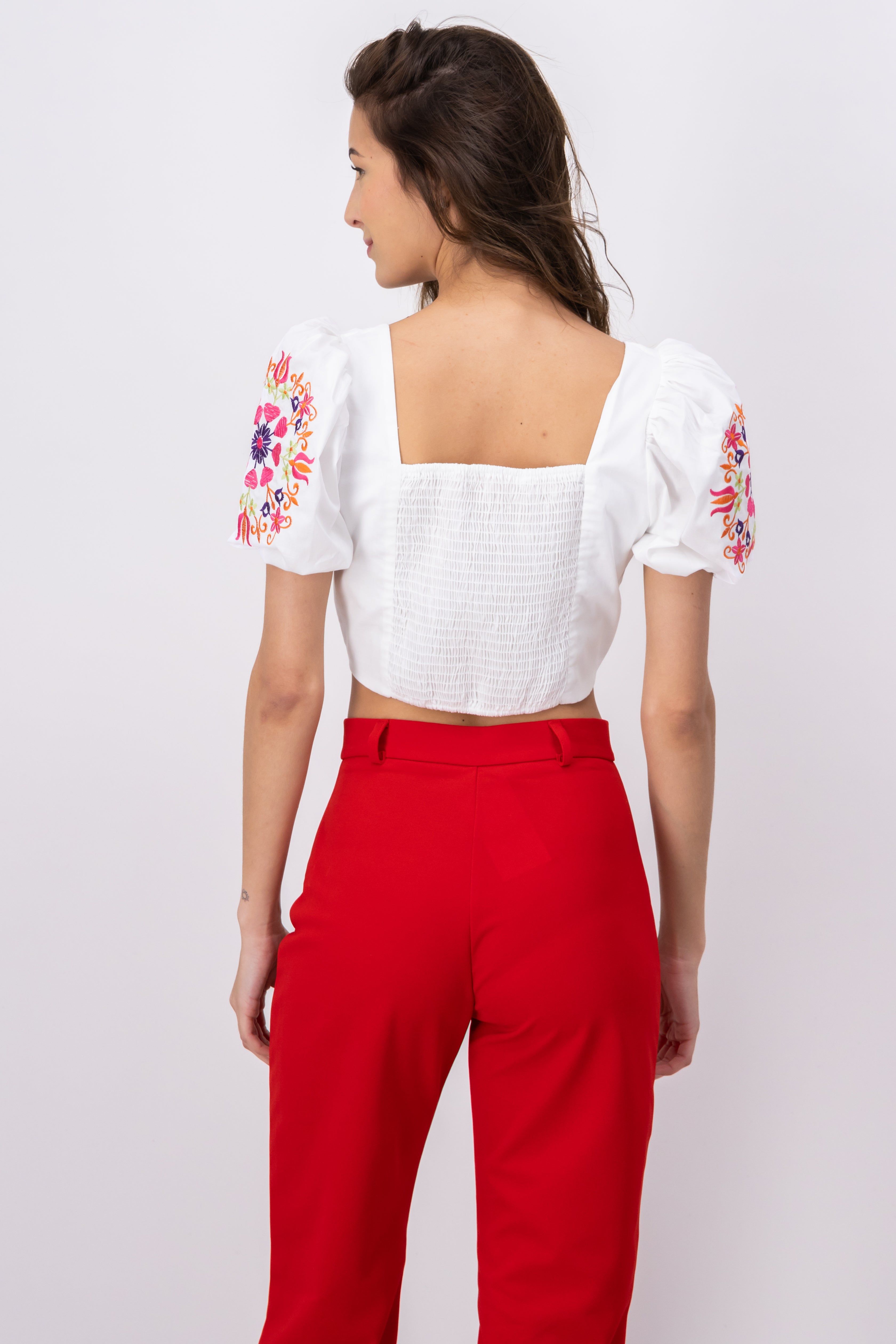 Top mangas abullonadas detalle bordado sold by Shasa product image thumbnail 4