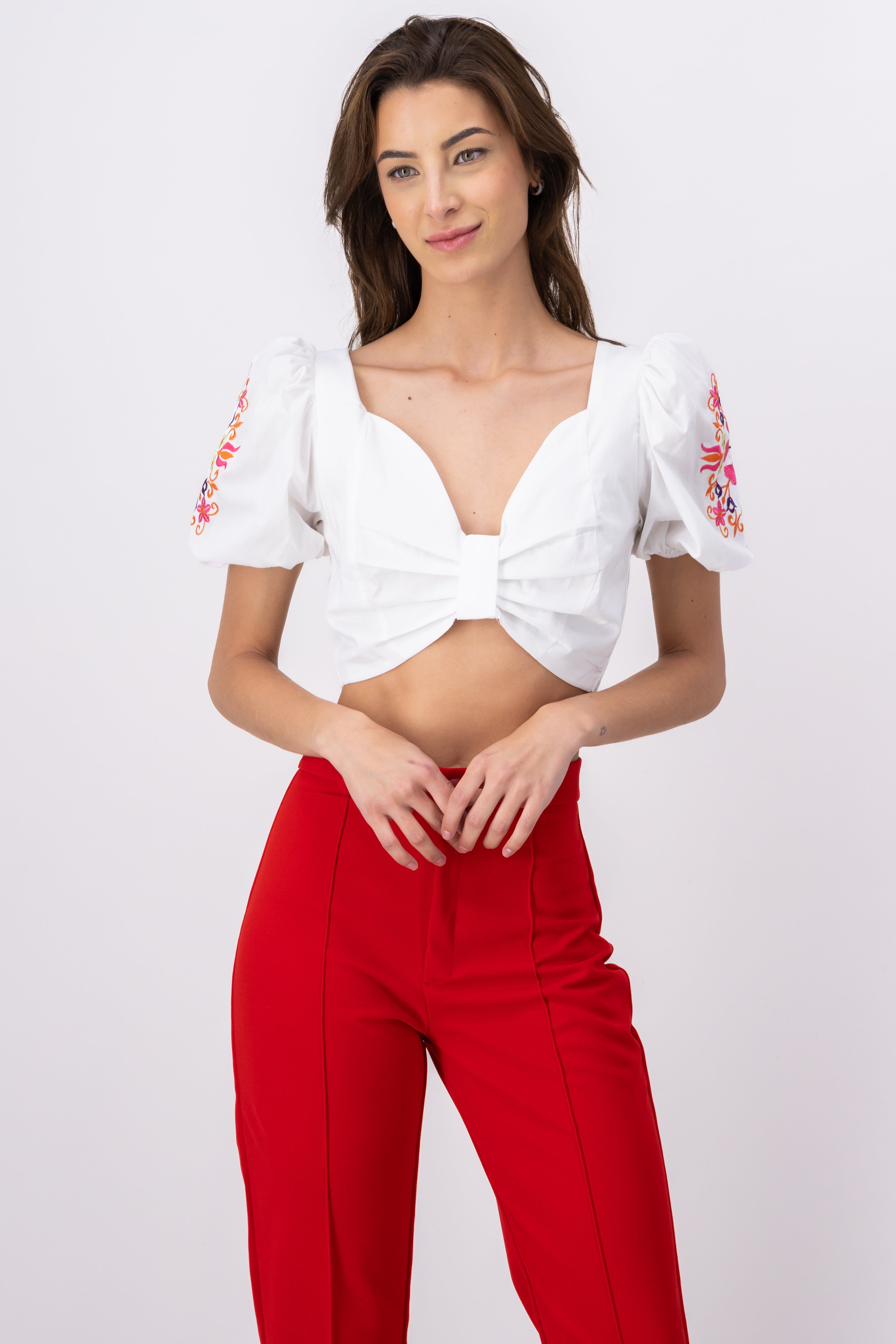 Top mangas abullonadas detalle bordado sold by Shasa product image thumbnail 2