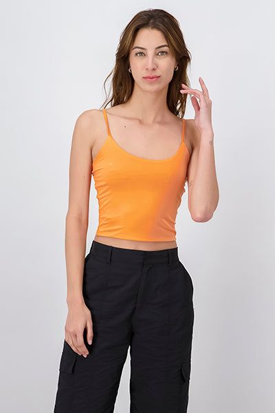 Top liso tirantes delgados sold by Shasa