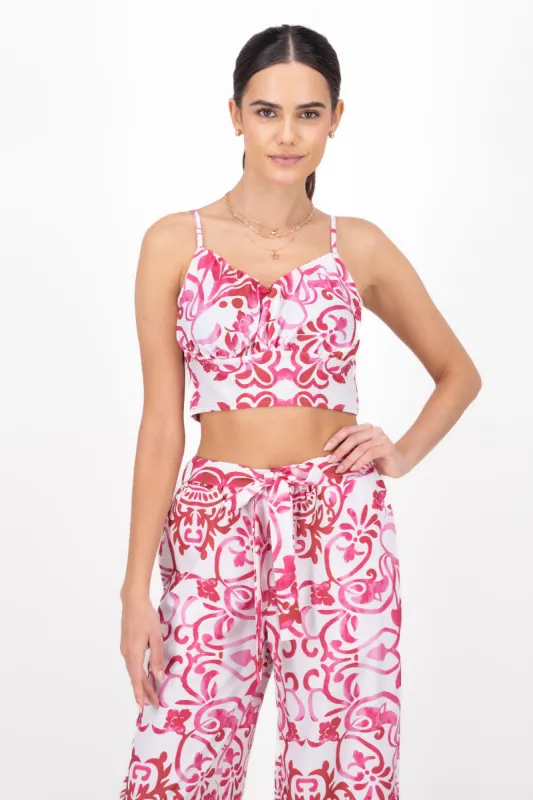 Blusa con copas estampada sold by Shasa