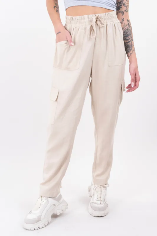 Pantalón cargo cintas cintura sold by Shasa