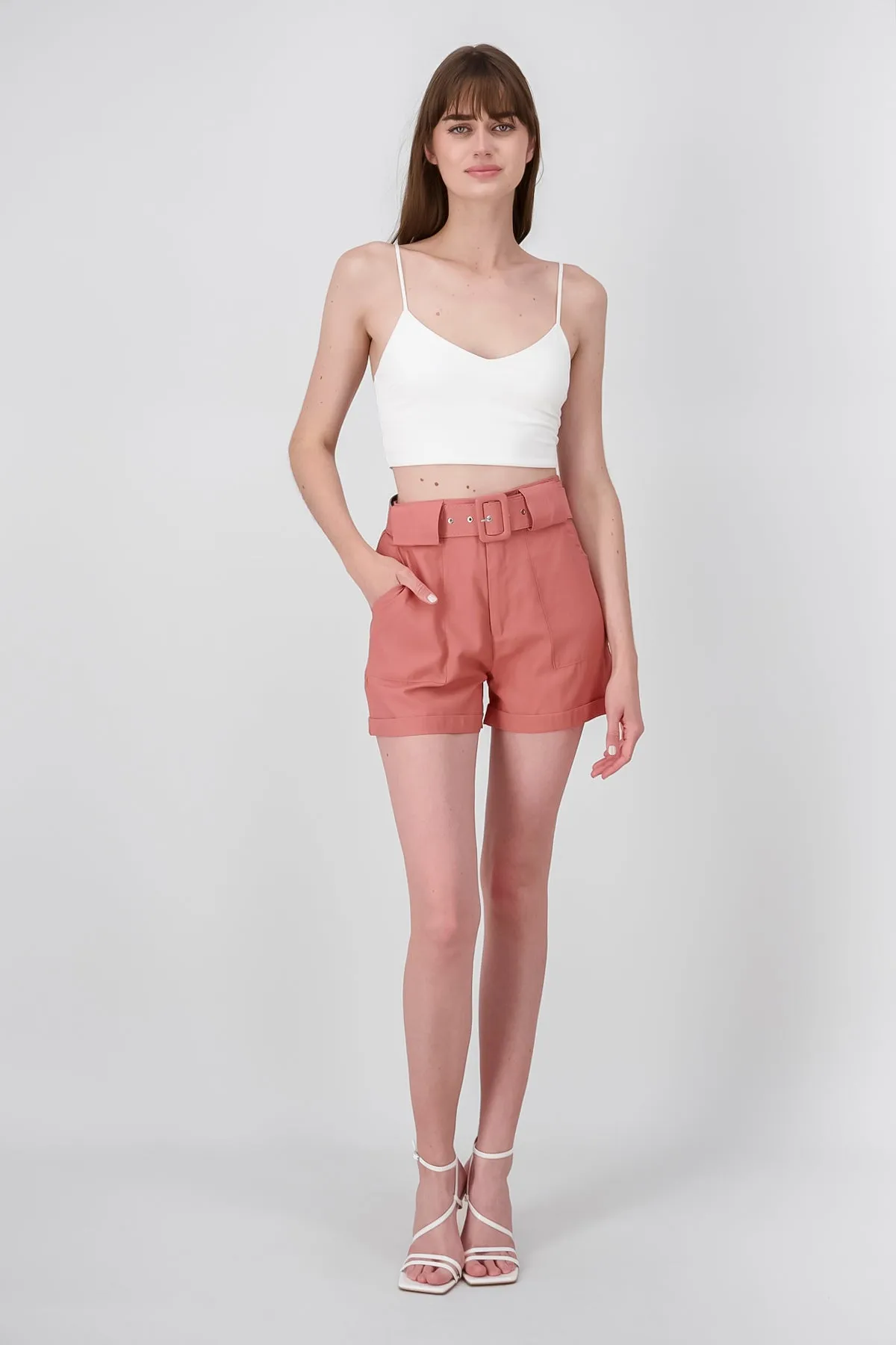 Short Corto Detalle Cinturon sold by Shasa