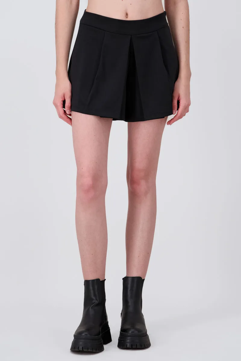 Short Amplio Detalle Pinzas sold by Shasa product image thumbnail 2