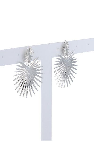 Aretes corazón picos sold by Shasa product image thumbnail 2