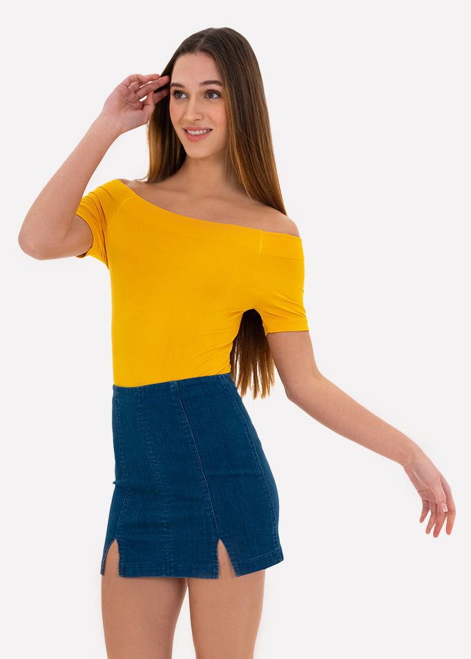 Bodysuit liso hombros descubiertos sold by Shasa