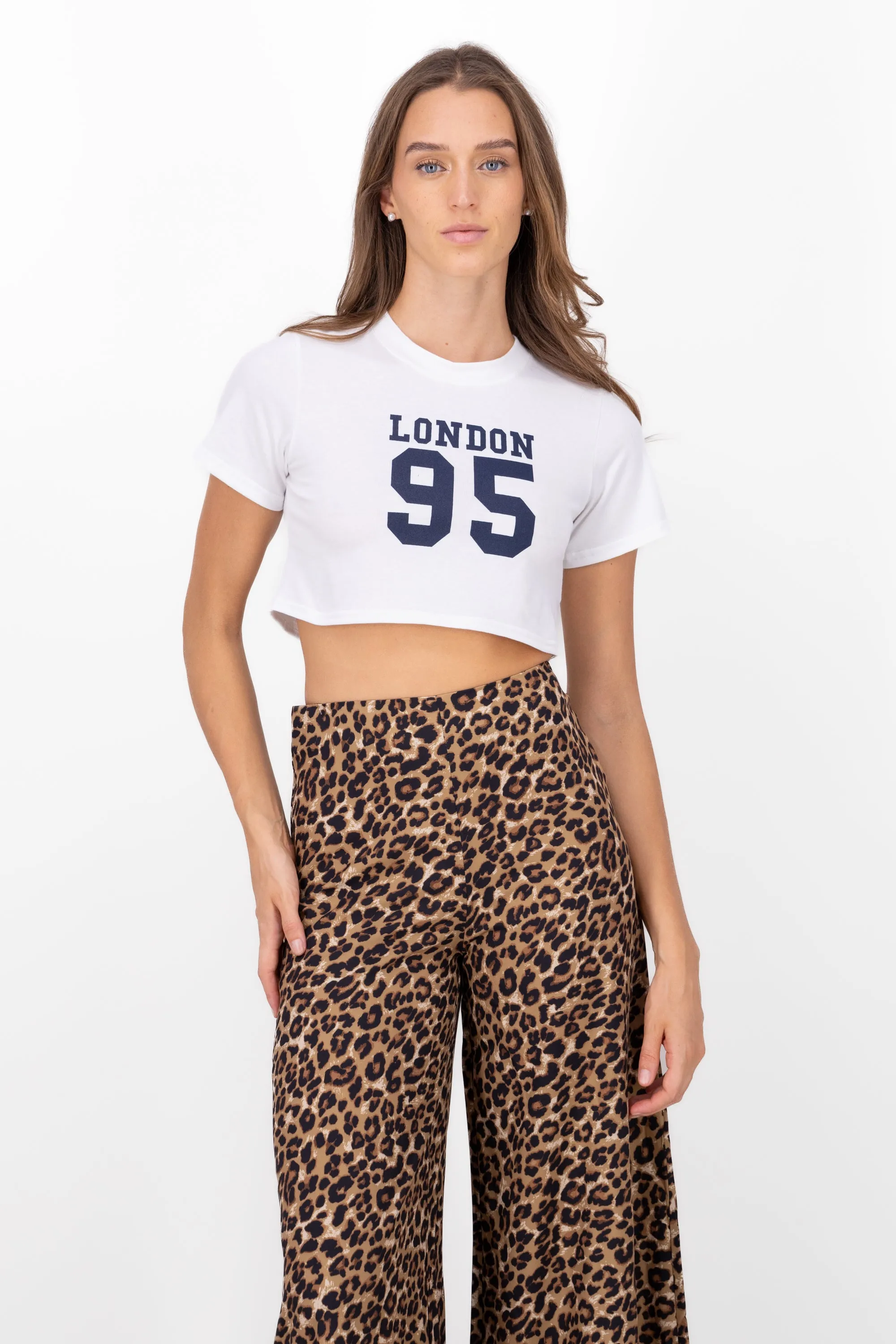 Playera cropped estampado londres sold by Shasa