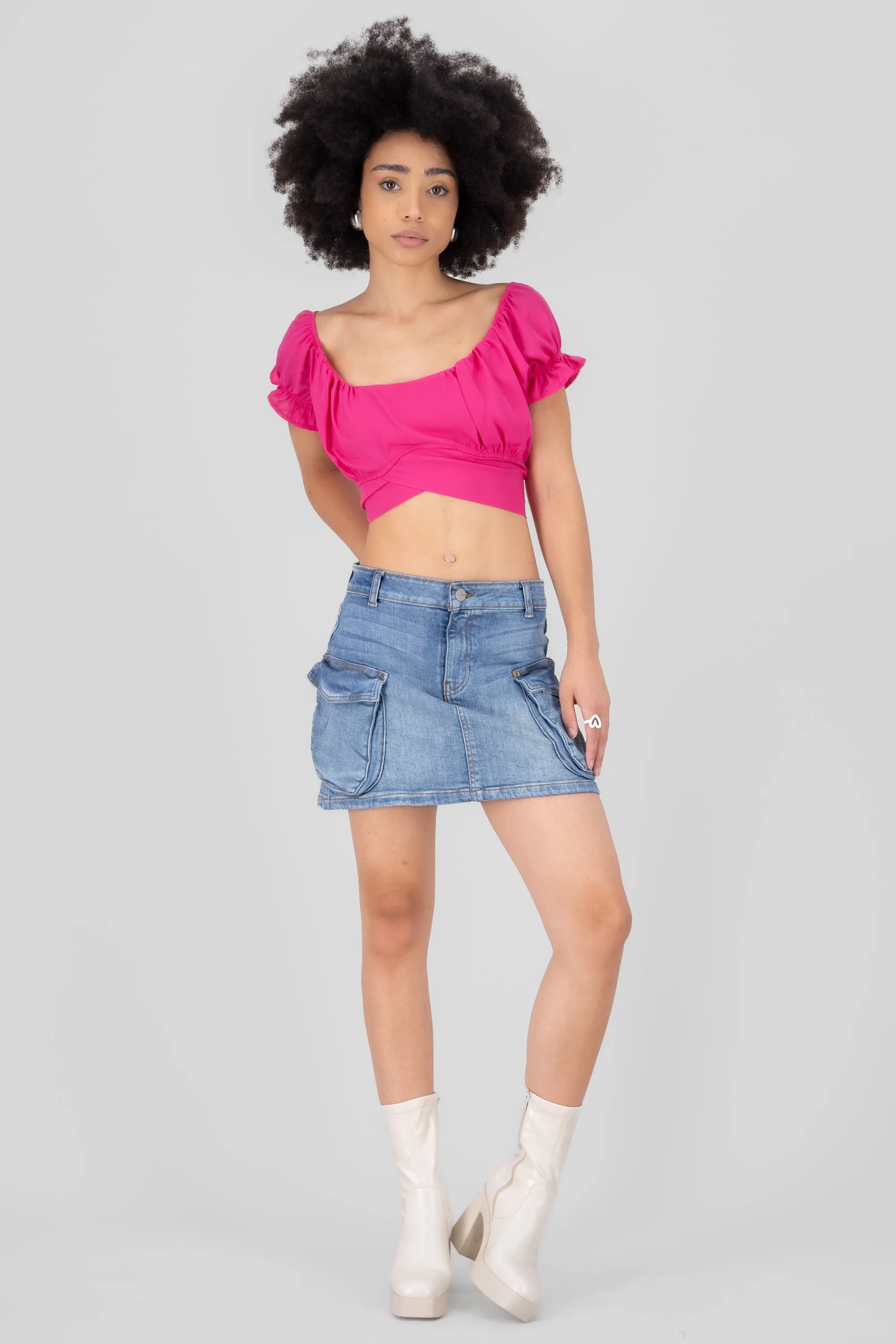 Falda cargo 2 bolsas amplias sold by Shasa