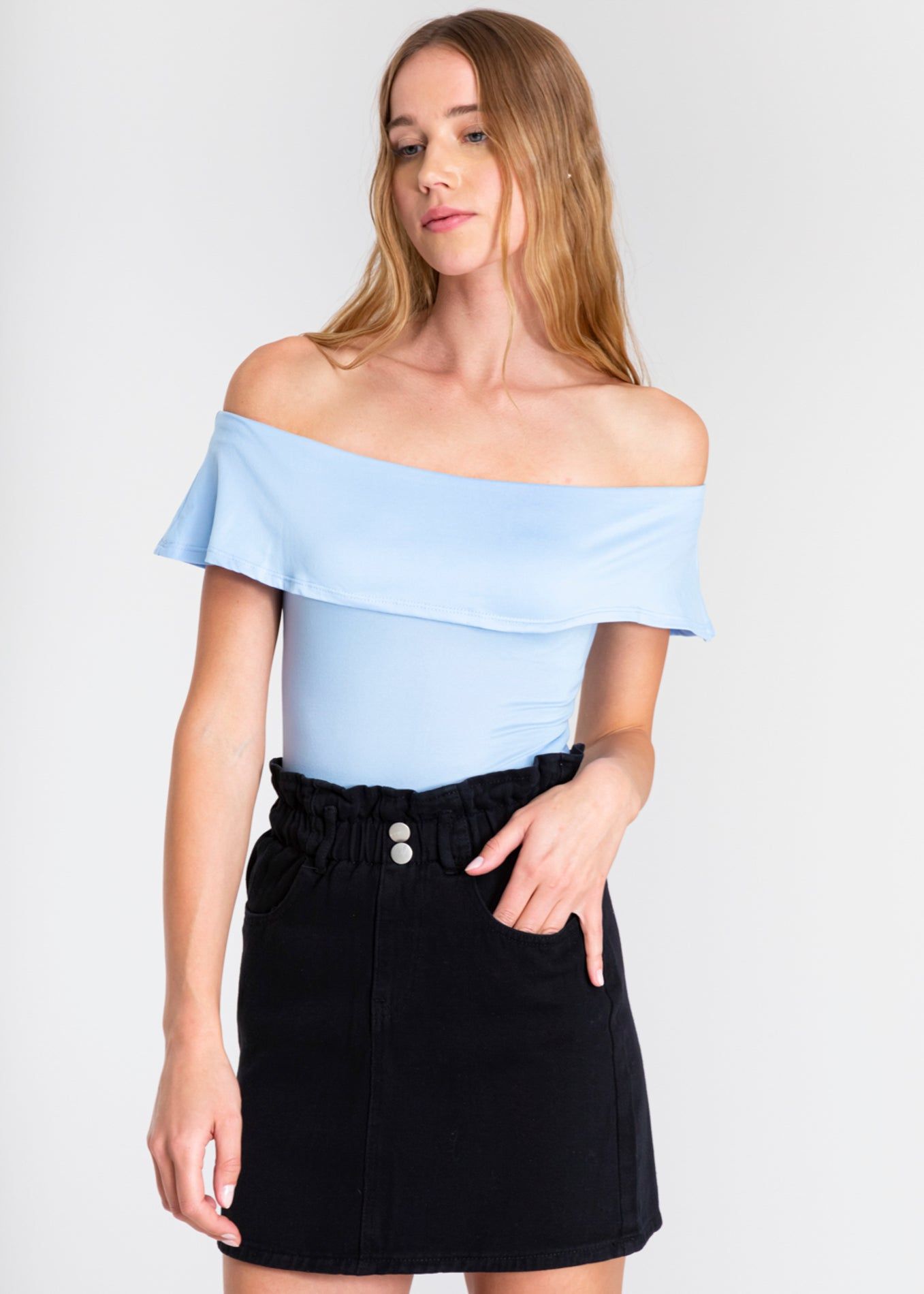 Bodysuit olanes hombro descubierto sold by Shasa