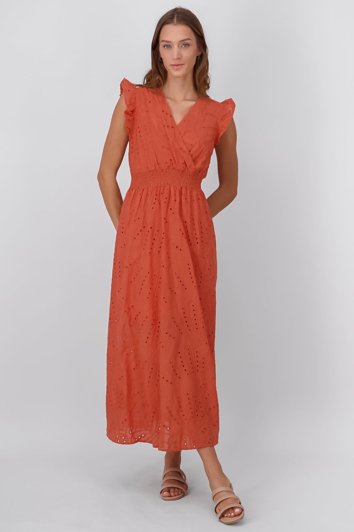 Vestido Midi Detalle Encaje Bordado Hypsters sold by Shasa