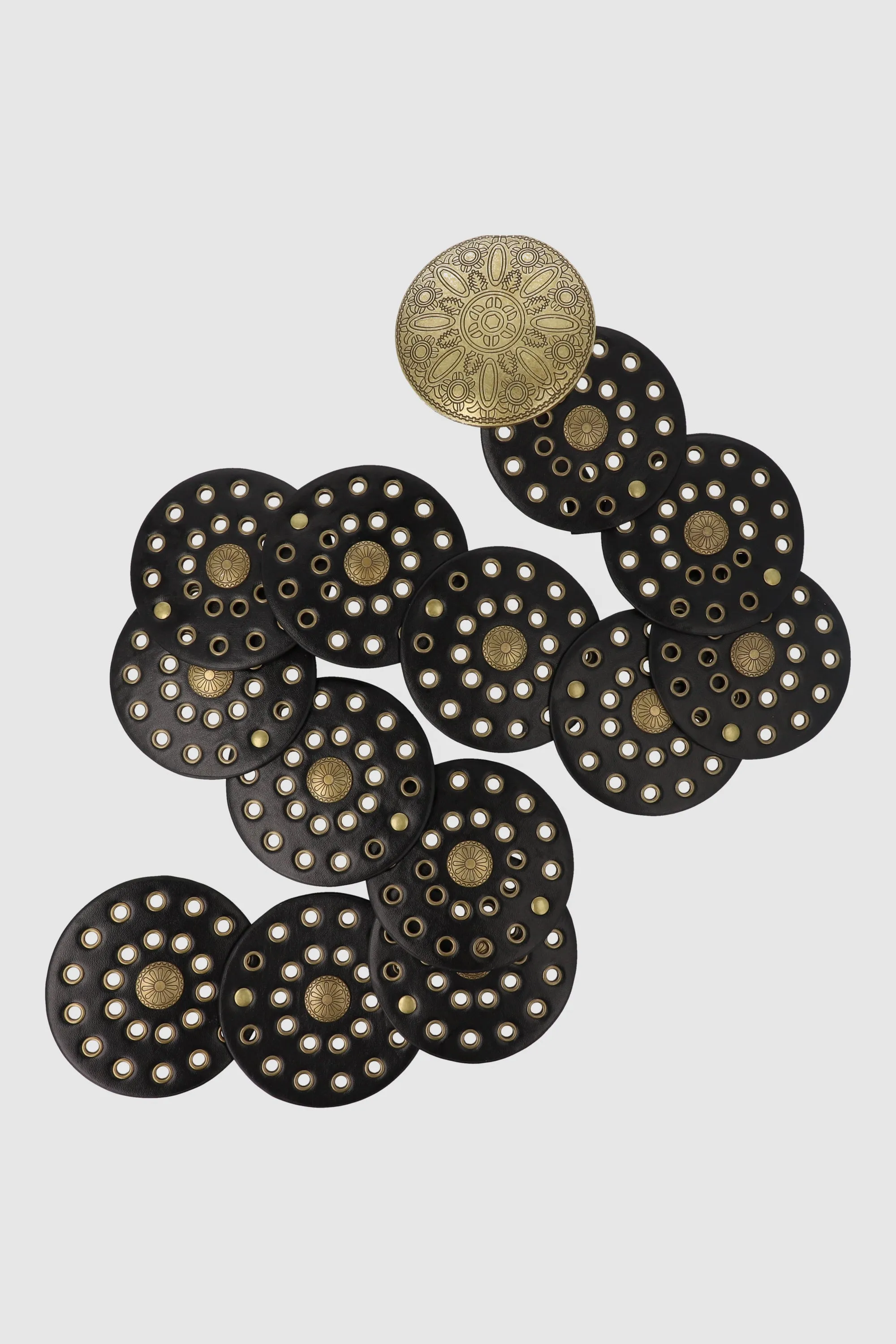 Cinturon boho circulos eyelets sold by Shasa