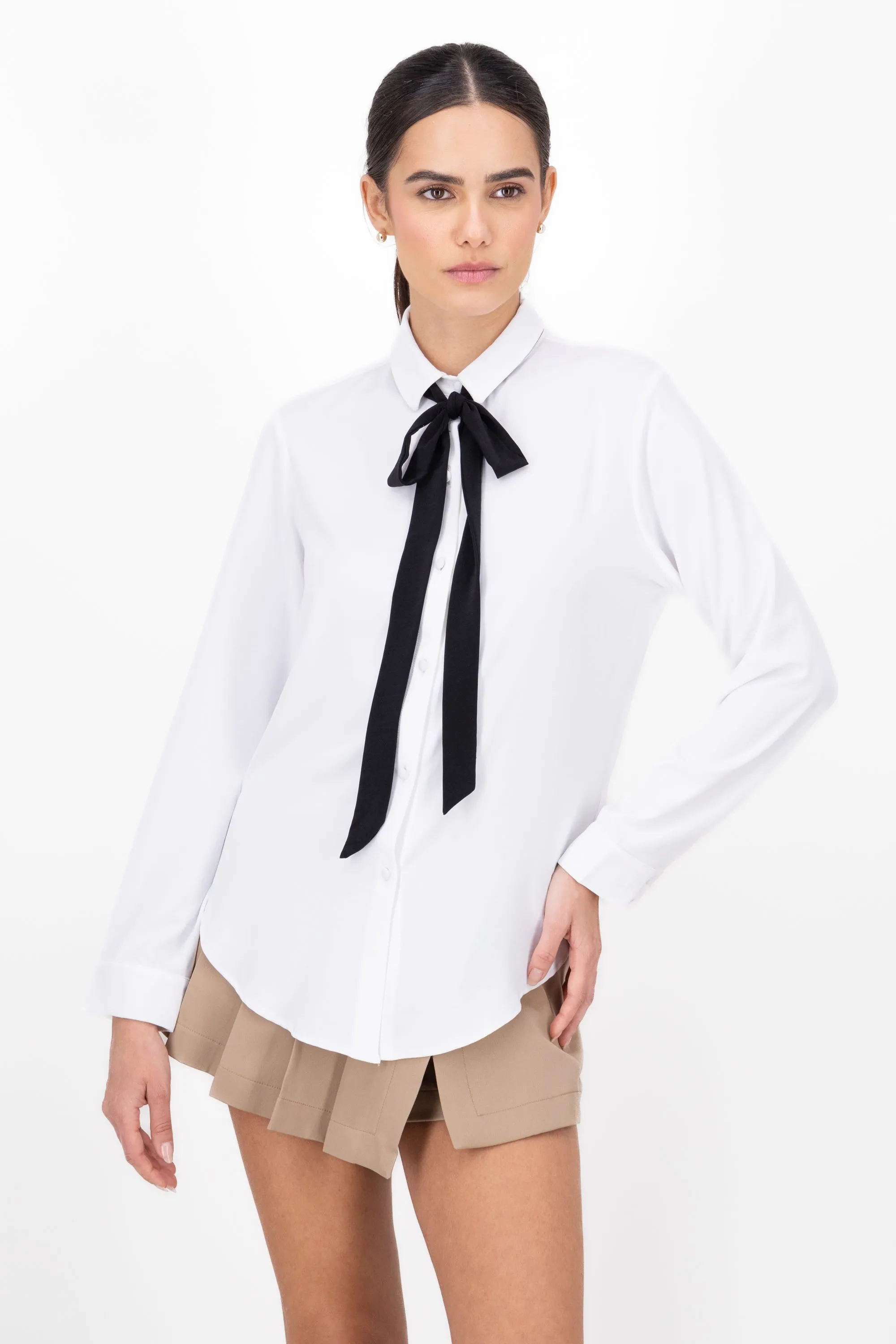 Camisa Larga Detalle Moño sold by Shasa