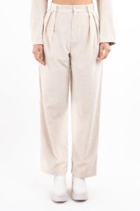 Pantalón recto pinzas cuadros sold by Shasa
