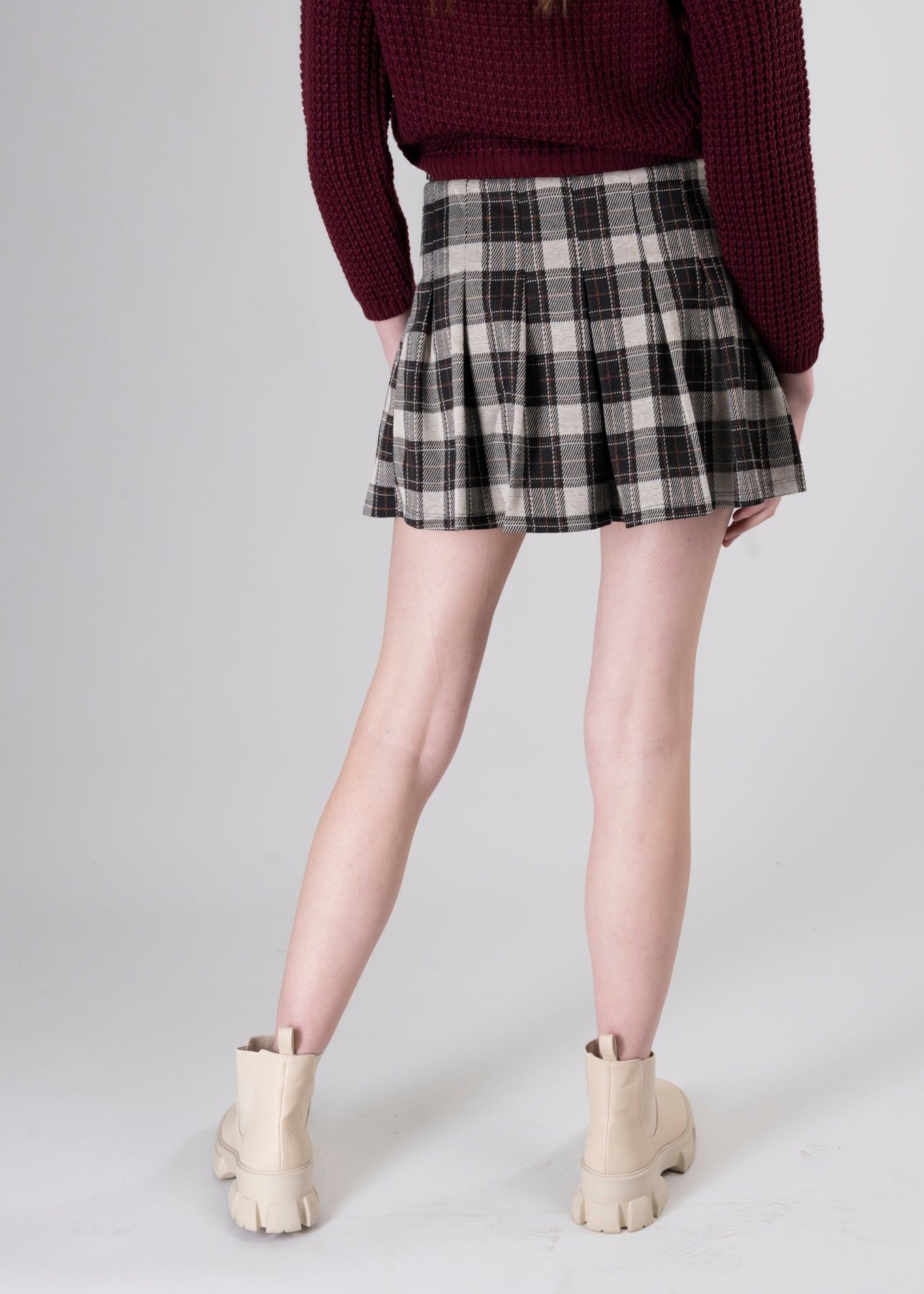 Falda mini plisada cuadros detalle cinturón sold by Shasa product image thumbnail 4