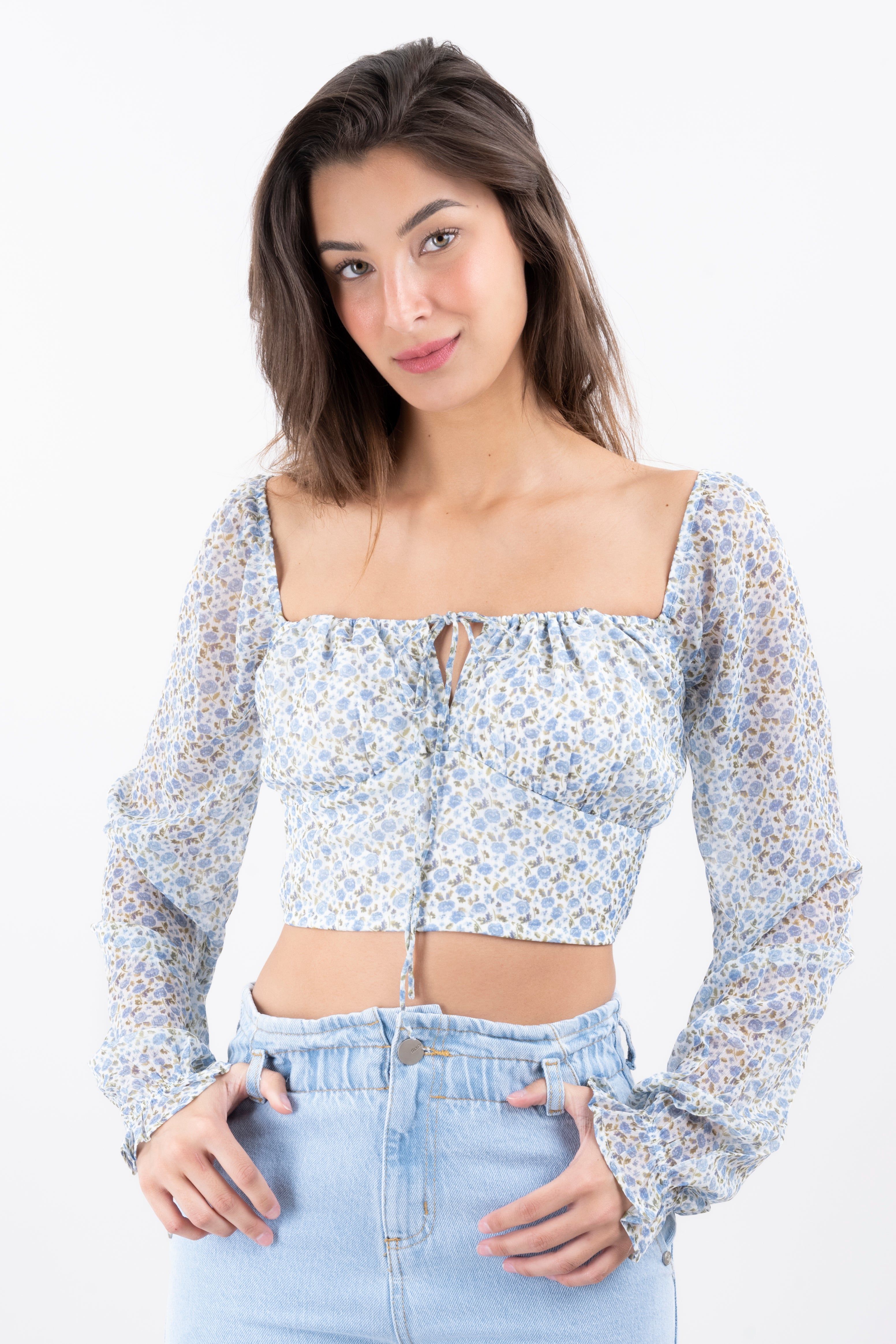 Blusa crop manga larga flores sold by Shasa product image thumbnail 2