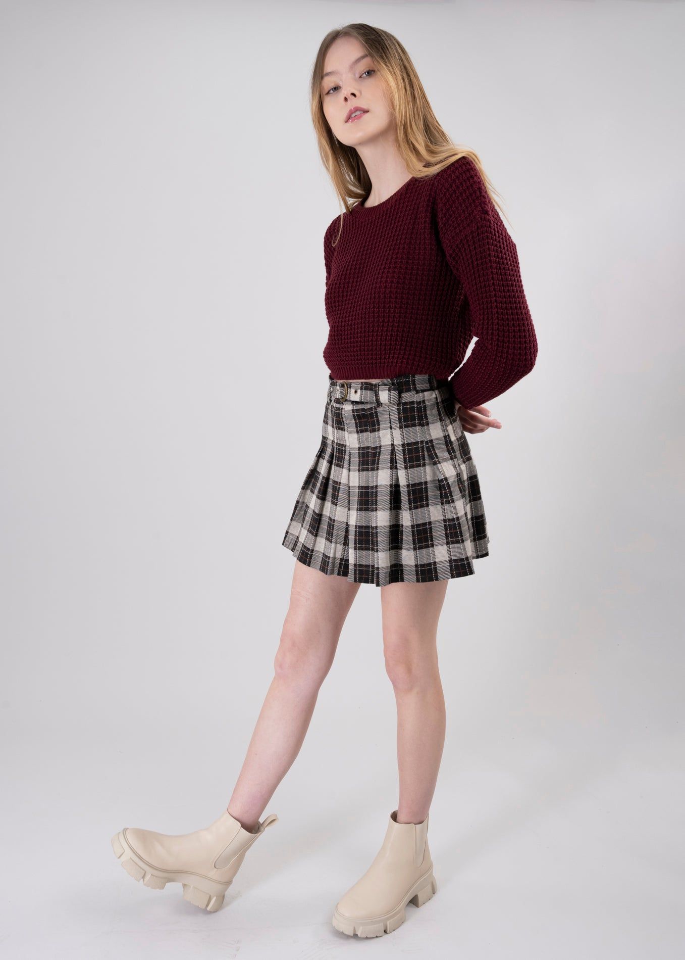 Falda mini plisada cuadros detalle cinturón sold by Shasa