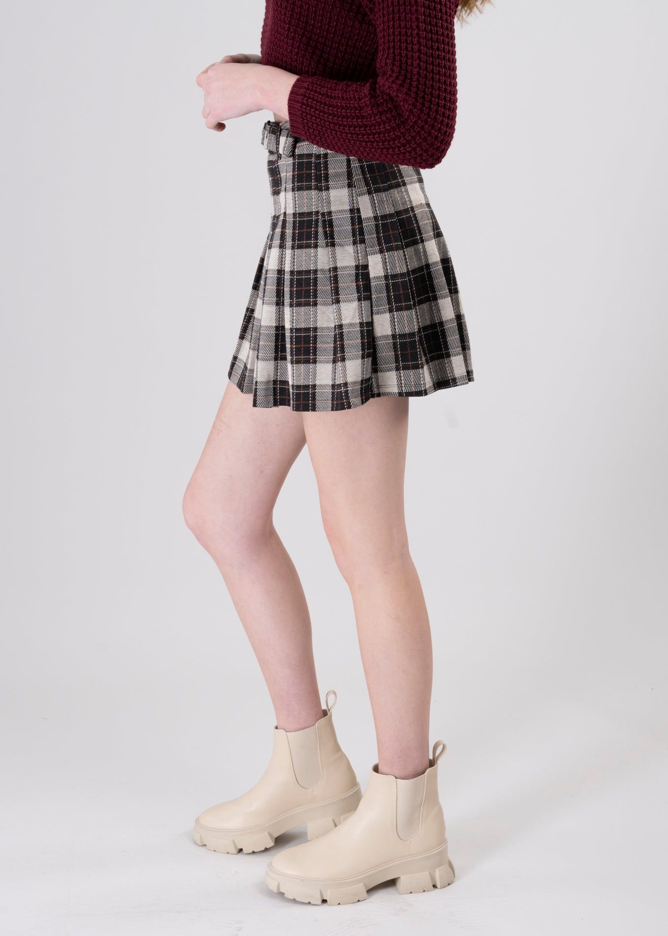 Falda mini plisada cuadros detalle cinturón sold by Shasa product image thumbnail 3
