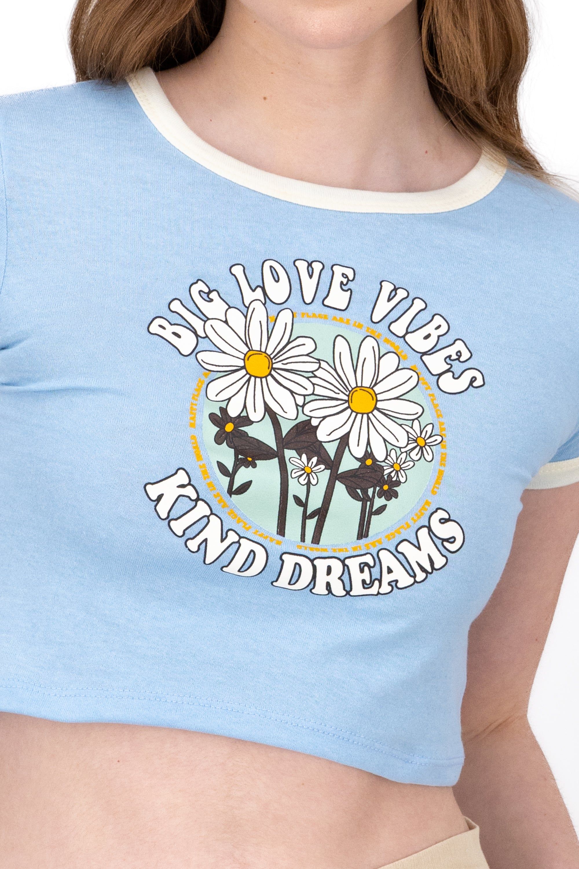 Playera Crop Frase Flores sold by Shasa product image thumbnail 5
