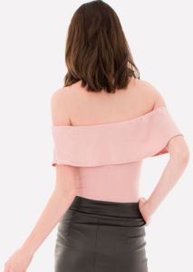Bodysuit hombros descubiertos sold by Shasa