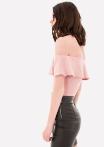 Bodysuit hombros descubiertos sold by Shasa