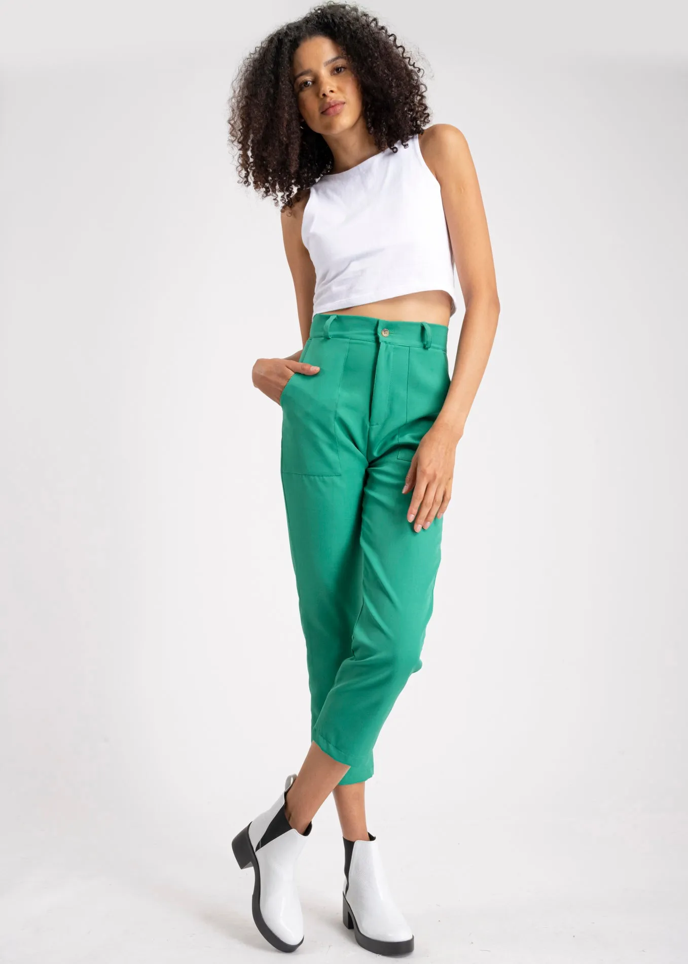 Pantalón Cintura Alta Capri Bolsas sold by Shasa