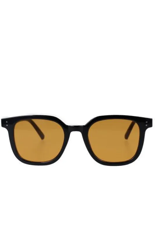 Lentes sol cuadrados micas tintadas sold by Shasa