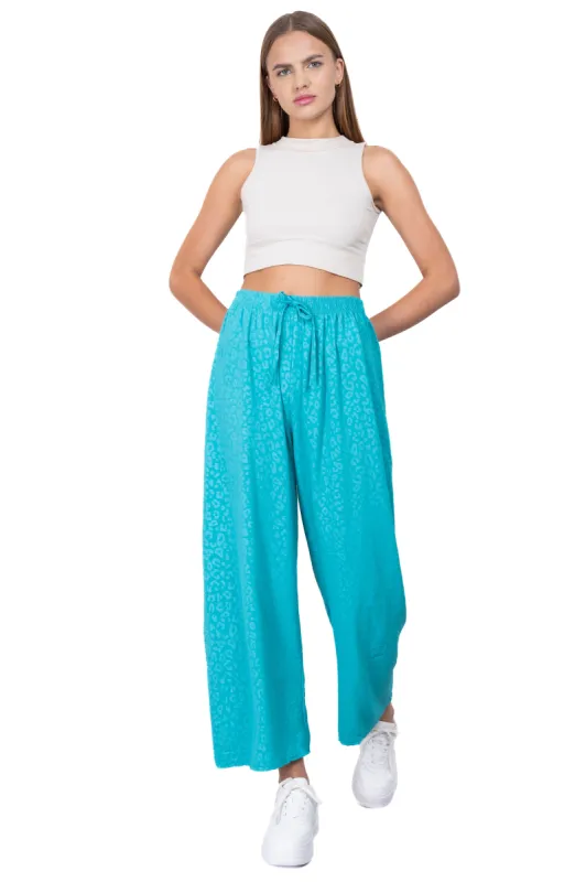 Pantalón wide leg animal print sold by Shasa