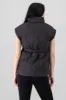 Chaleco capitonado cinturon sold by Shasa