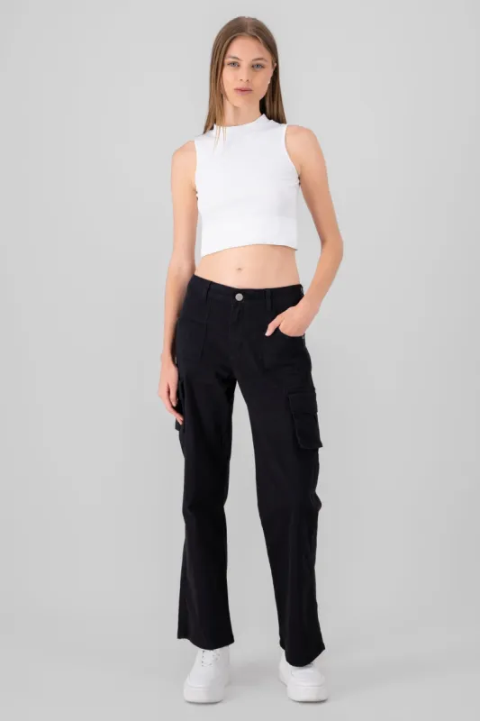 Jeans cargo straight monocolor sold by Shasa